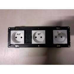 Prise Triple 2P+T ARNOULD "Espace Evolution"